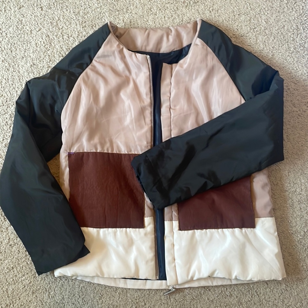 Cute winter/fall/spring jacket!!!! I’m a great condition
